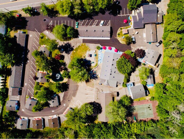 Primary Photo Of 18 Ocean Park Rd, Saco Hotel For Sale