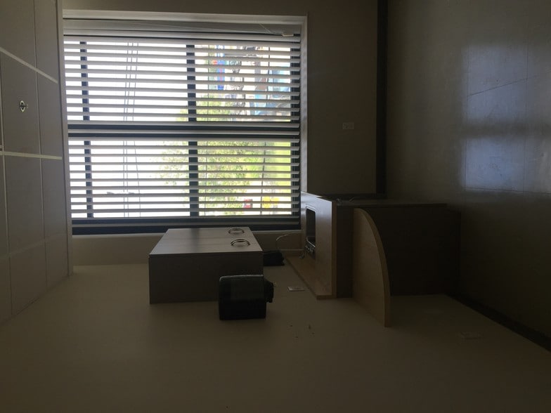 More Photos Of 134 Thurbers Ave, Providence Medical For Lease