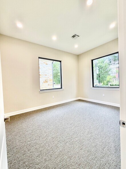 More Photos Of 350 Grand Link Dr, Conroe Medical For Lease