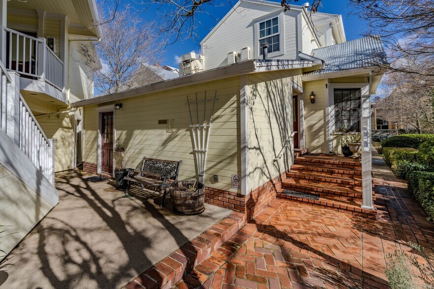 More Photos Of 77 Main St, Sutter Creek Hospitality For Sale