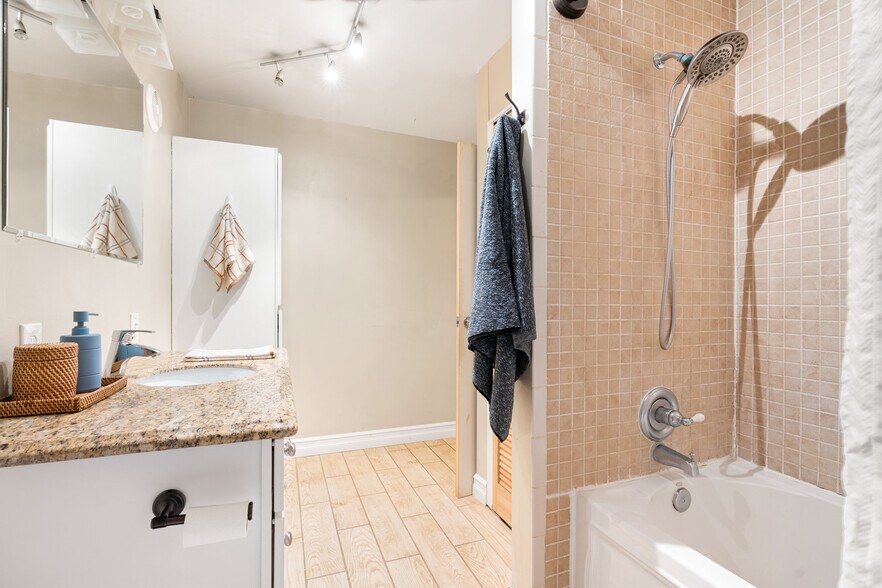 More Photos Of 1824 SW Greenway Cir, West Linn Specialty For Sale