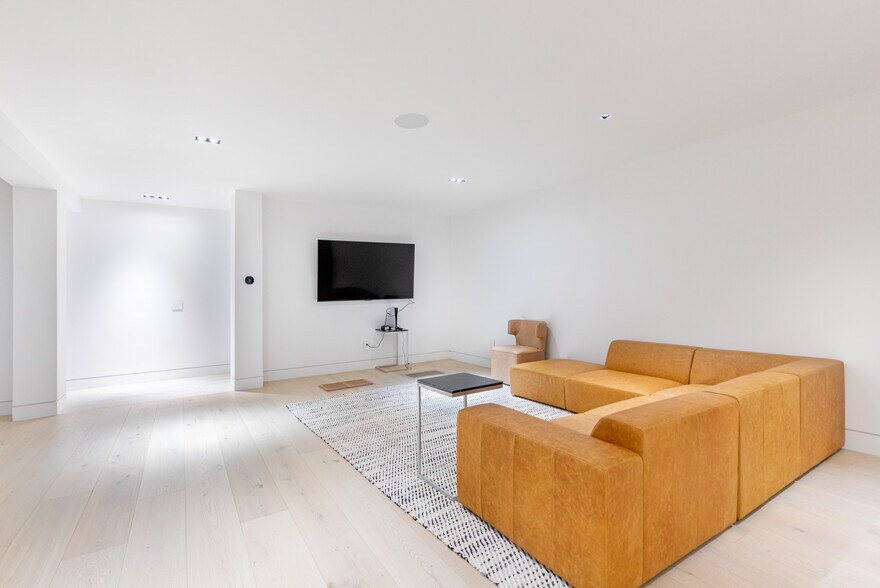 More Photos Of 918 J St, Sacramento Office Residential For Sale