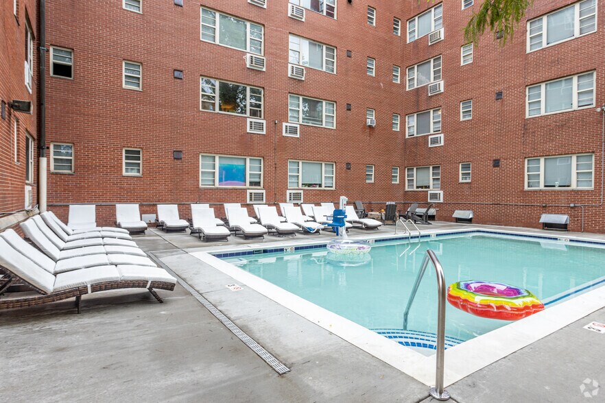 More Photos Of 512 W Ormsby Ave, Louisville Apartments For Sale