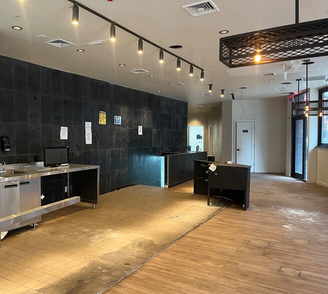 More Photos Of 519 Fulton St, Brooklyn Storefront For Lease