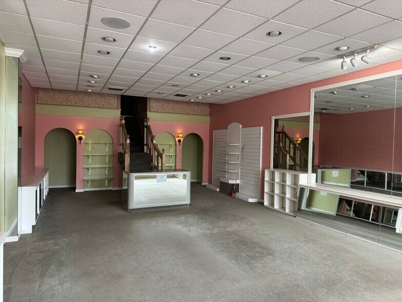 More Photos Of 3409-3445 W University Ave, Gainesville General Retail For Lease