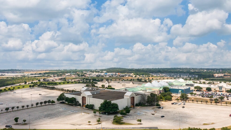More Photos Of 6909 N Loop 1604 E, San Antonio Department Store For Sale