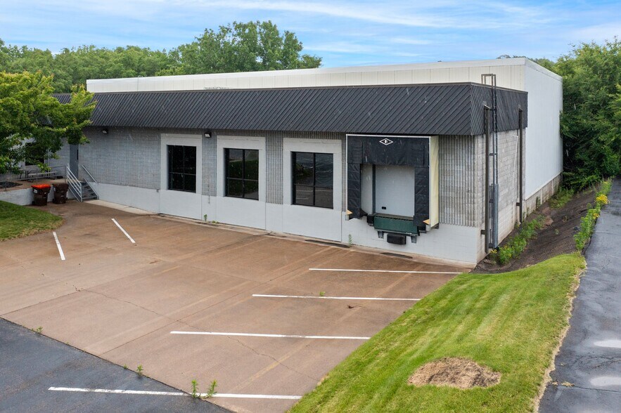 More Photos Of 940 S Hastings Ave, Saint Paul Park Office For Sale