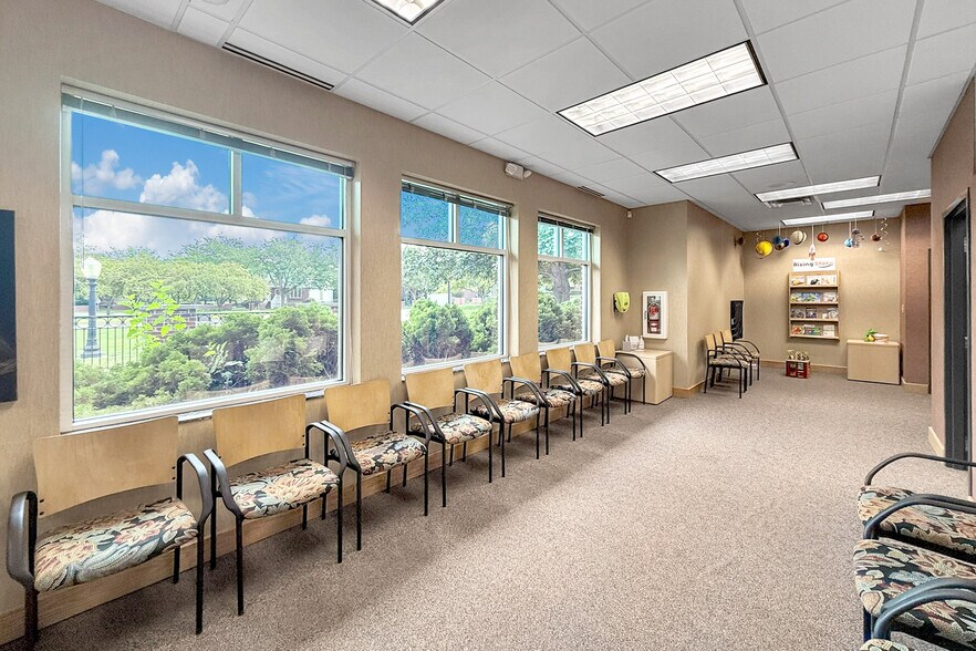 More Photos Of 6105 NW 86th St, Johnston Medical For Sale