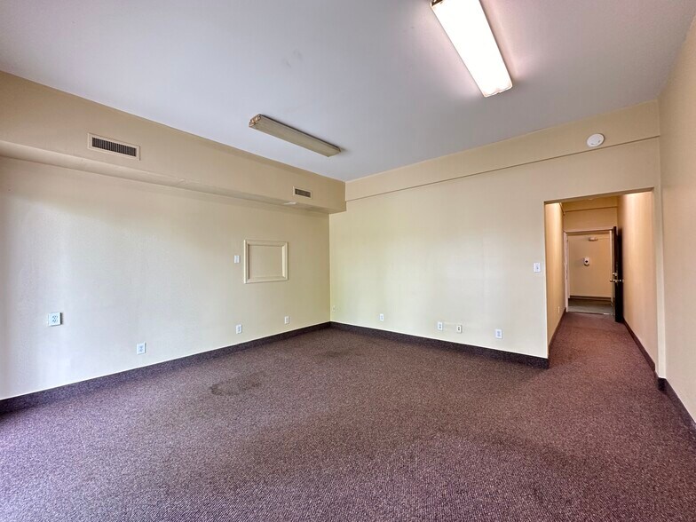 More Photos Of 1001 S 1st St, Fulton Apartments For Lease