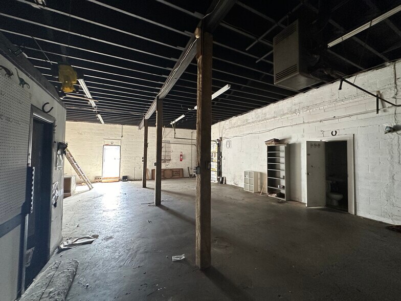 More Photos Of 10606 Warwick Blvd, Newport News General Retail For Sale