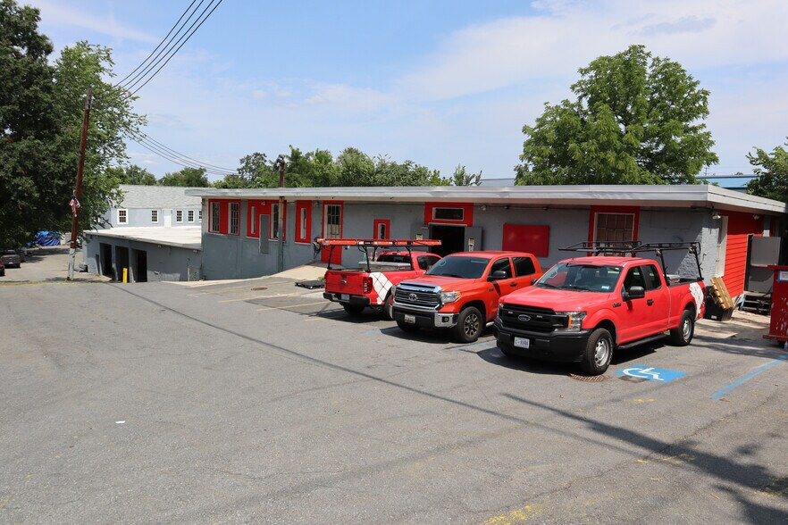 Primary Photo Of 3501 37th St, Mount Rainier Contractor Storage Yard For Lease