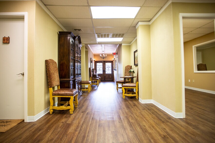 More Photos Of 2505 Washington Ave, Waco Office For Lease