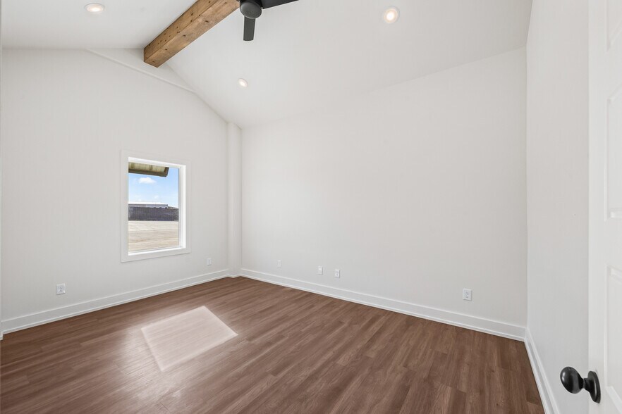 More Photos Of 8922 County Road 6820, Lubbock Warehouse For Lease