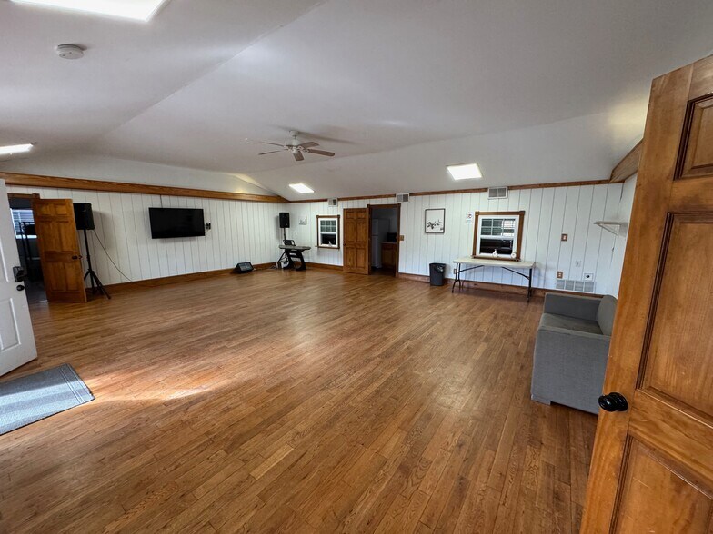 More Photos Of 3430 Land Rd, Alpharetta Religious Facility For Sale