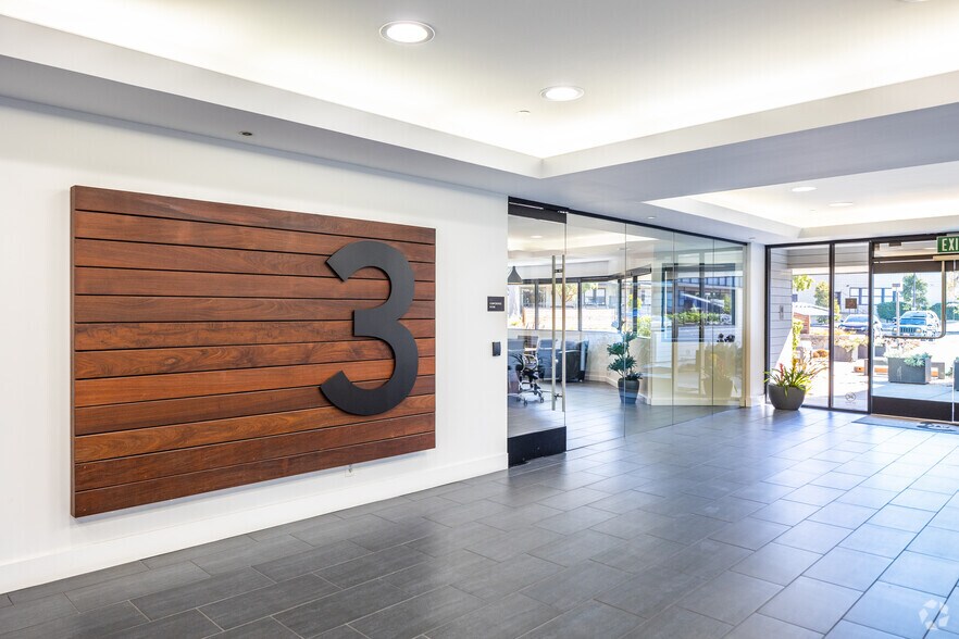 More Photos Of 1 Harbor Dr, Sausalito Unknown For Lease