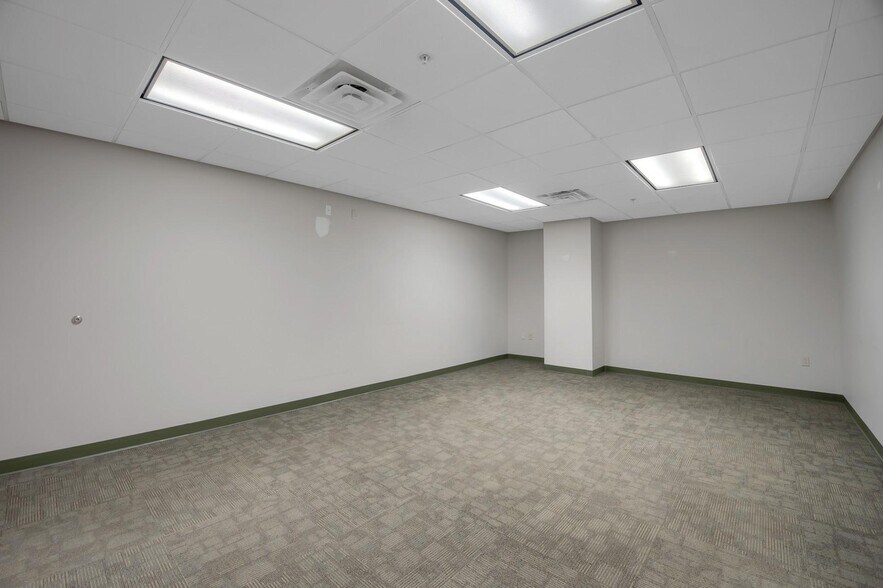 More Photos Of 21 Laurel Ave, Cornwall Medical For Lease