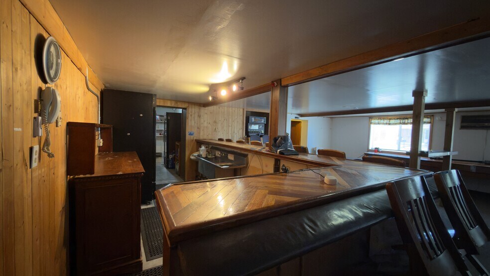 More Photos Of 664 2nd Ave, Deer Trail Office For Sale