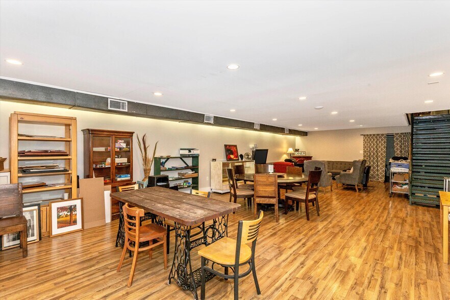 More Photos Of 14 E Patrick St, Frederick Storefront Retail Office For Sale