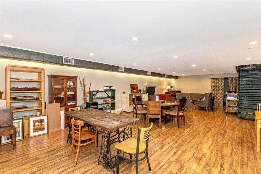 More Photos Of 14 E Patrick St, Frederick Storefront Retail Office For Sale