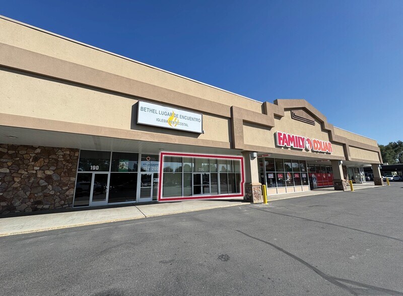 Primary Photo Of 104-224 Holly St, Nampa Storefront For Lease