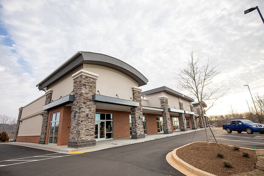 5052 Old Rd, Greenville, SC 29617 Retail For Lease