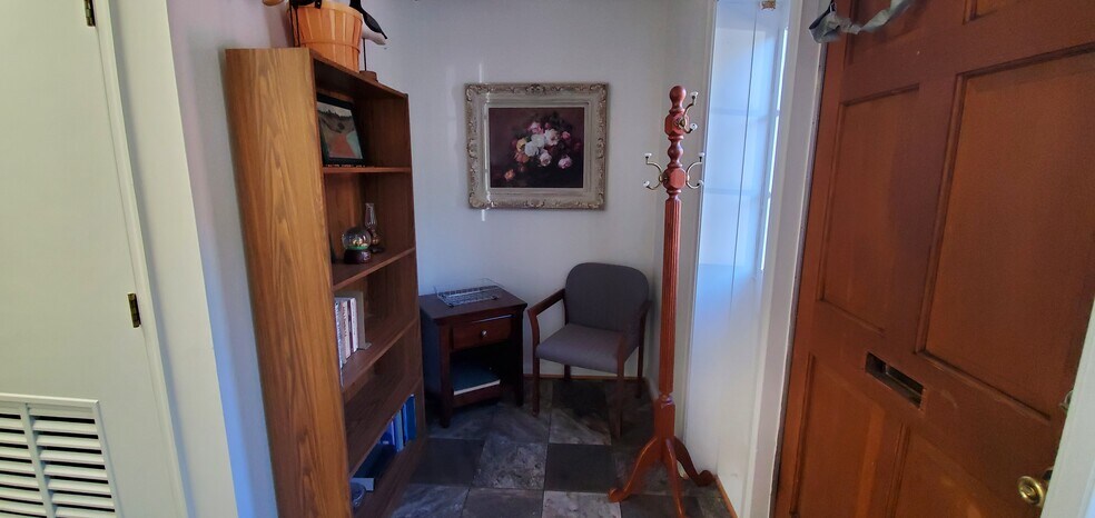 More Photos Of 22B John Marshall St, Warrenton Office For Lease