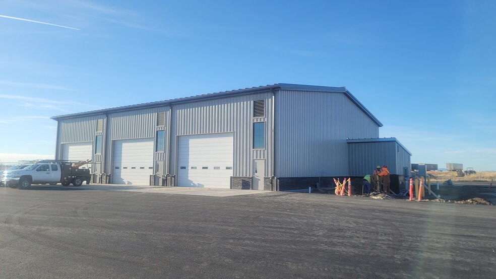 More Photos Of Great Falls International Airport, Great Falls Manufacturing For Lease