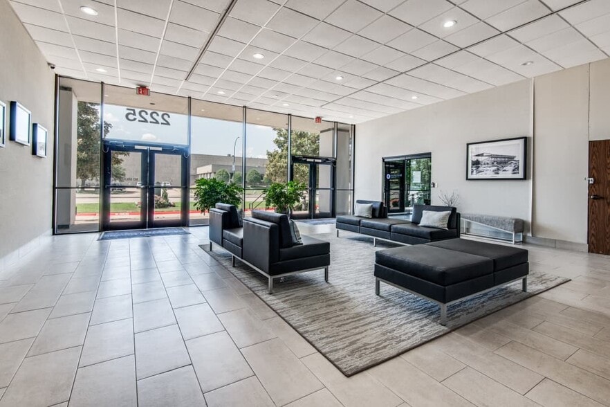 More Photos Of 2225 E Randol Mill Rd, Arlington Office For Lease