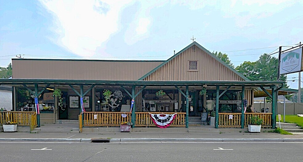 Primary Photo Of 7251 Bradley St, Lake Tomahawk General Retail For Sale