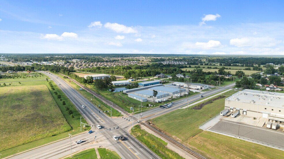 More Photos Of 753 W Pleasant Grove Rd, Rogers Self Storage For Sale