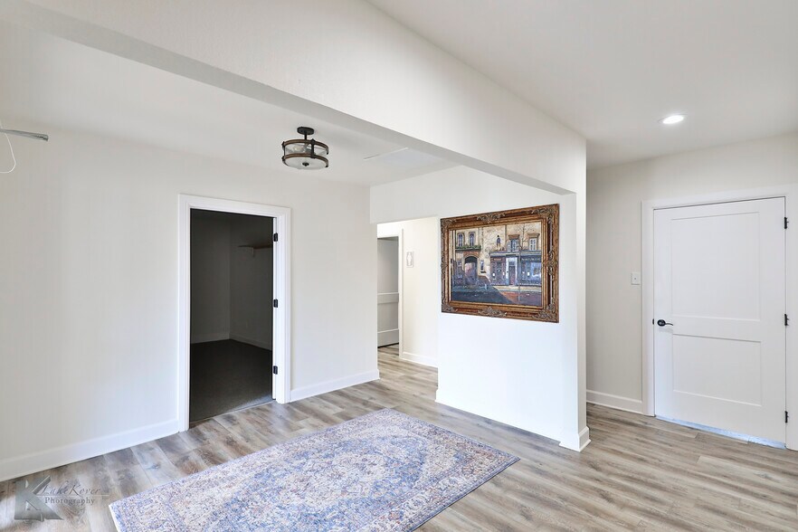 More Photos Of 2257 Industrial Blvd, Abilene Office For Sale