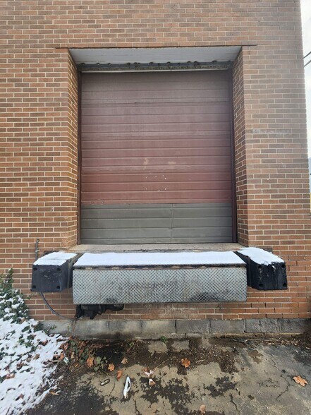 More Photos Of 113-119 Falso Dr, Syracuse Warehouse For Lease