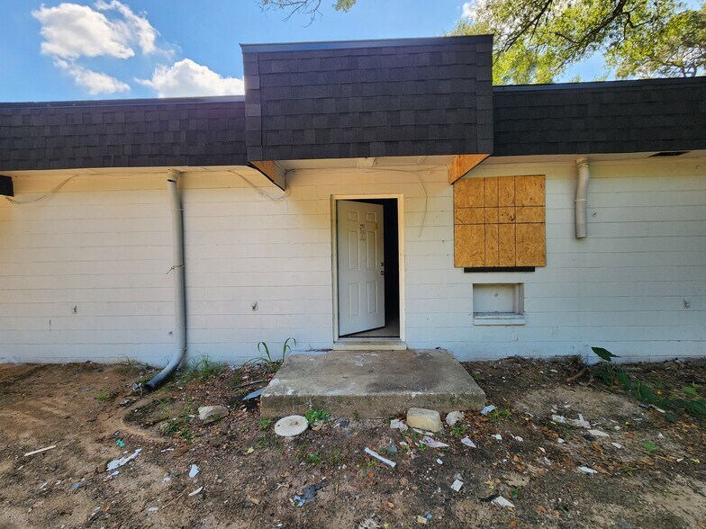 More Photos Of 3101 W Mallory St, Pensacola Apartments For Sale