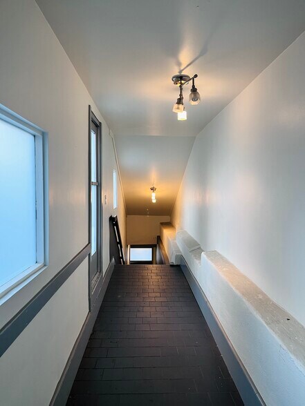 More Photos Of 43 E Colorado Blvd, Pasadena Restaurant For Sale