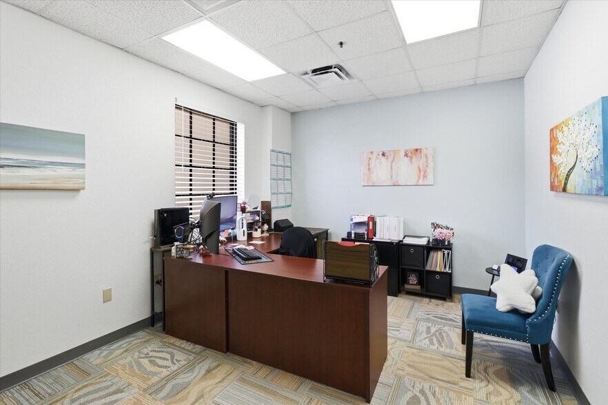 More Photos Of 4009-4033 W 1st St, Sanford Office For Sale