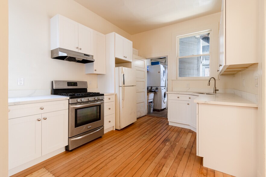More Photos Of 30-44 Laskie St, San Francisco Service For Sale