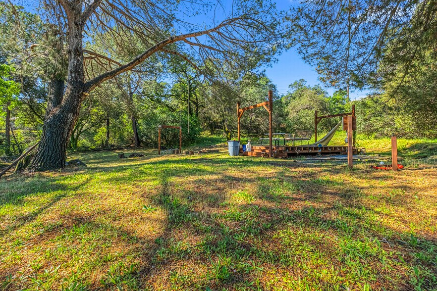 More Photos Of 320 Taylor Rd, Newcastle Specialty For Sale