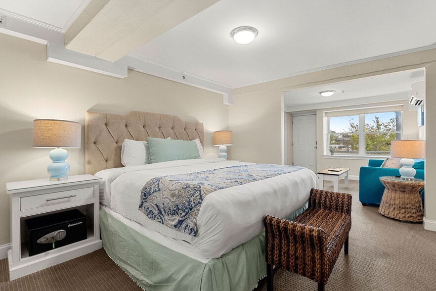 More Photos Of 175 Bridge Rd, Salisbury Hotel For Sale