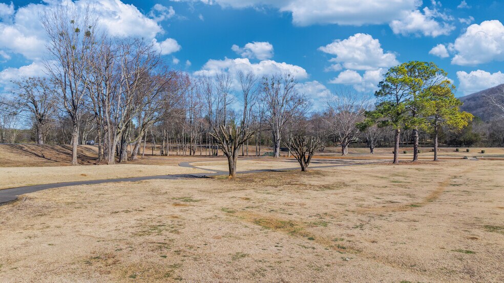 More Photos Of 502 Crystal Lake Dr NE, Fort Payne Golf Course Driving Range For Sale
