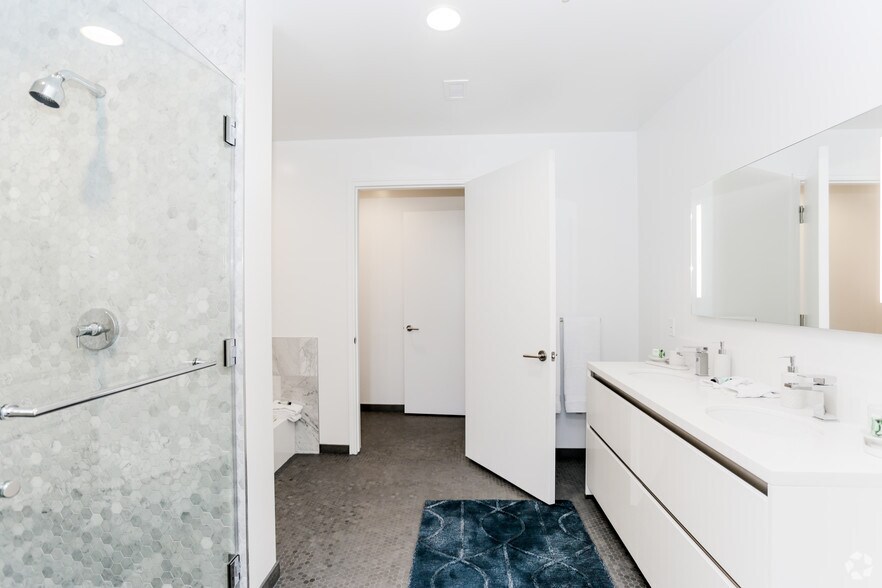 More Photos Of 1200 S Figueroa St, Los Angeles Apartments For Lease