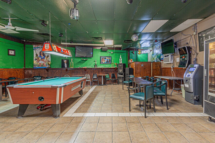 More Photos Of 705 Roosevelt Ave, San Antonio Sports And Entertainment For Sale