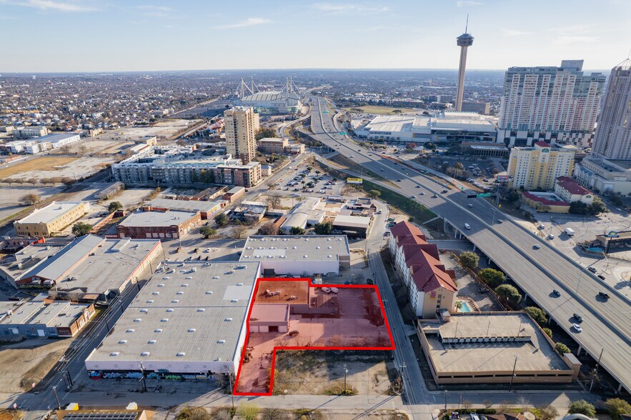 More Photos Of 414 Live Oak Rd, San Antonio Warehouse For Lease