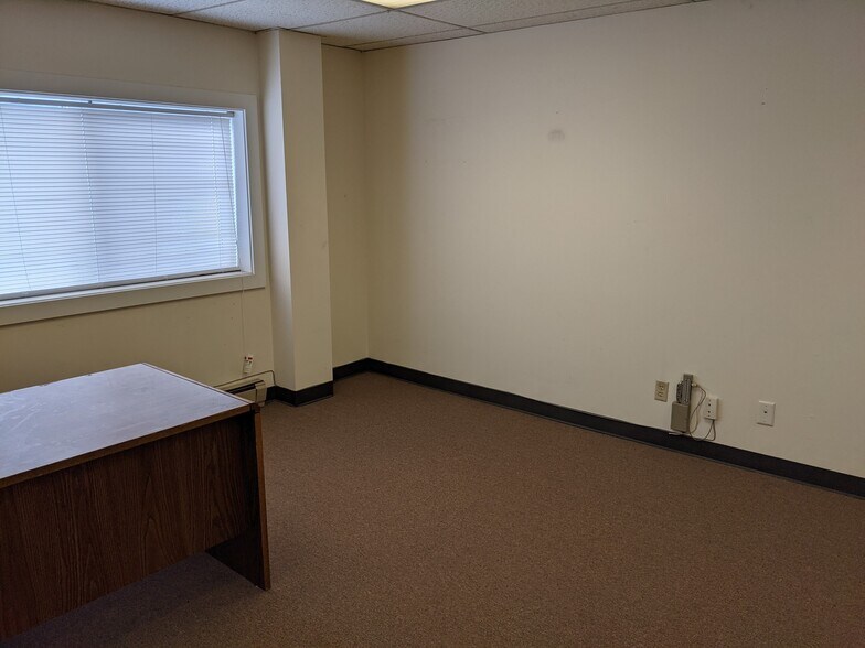 More Photos Of 2694 Roeder Ave, Bellingham Distribution For Sale