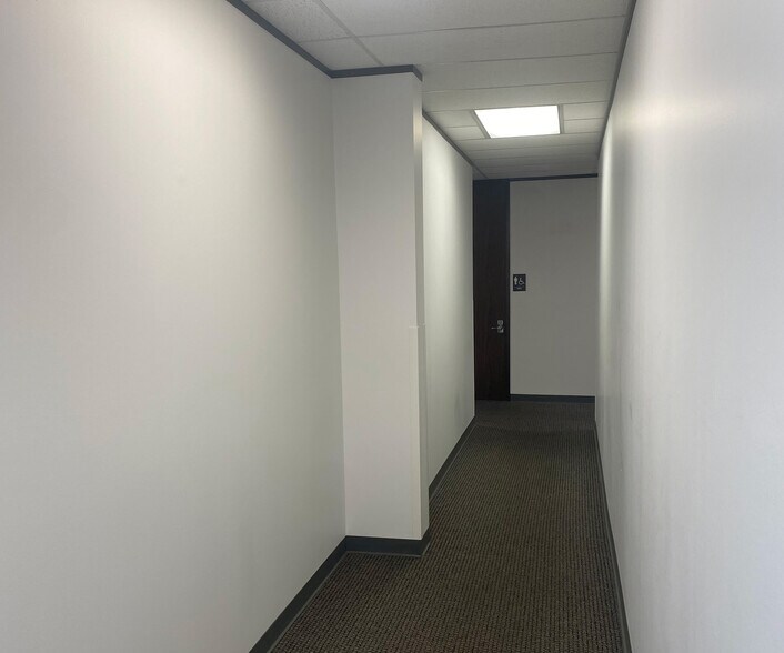 More Photos Of 12340 Jones Rd, Houston Unknown For Lease