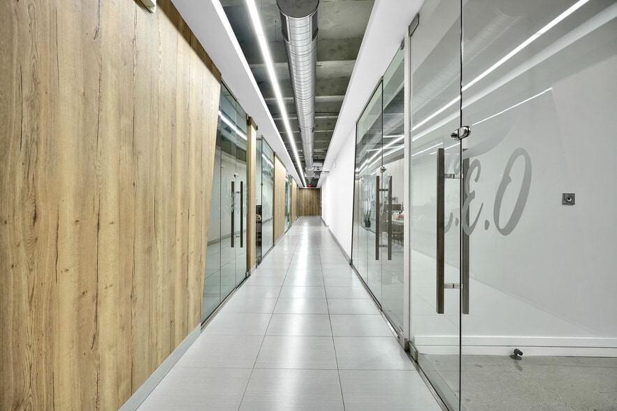 More Photos Of 2550 NW 100th Ave, Doral Office For Sale