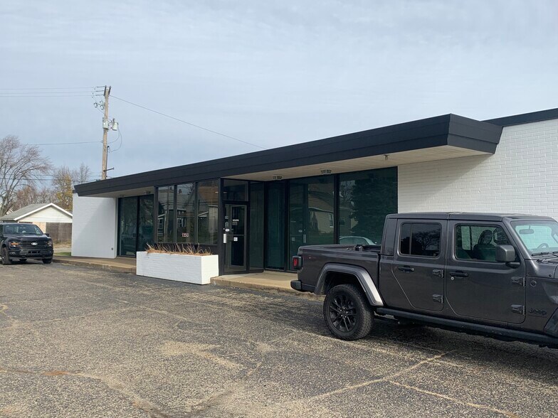 More Photos Of 1208 Harrison Ave SW, Canton Office For Lease