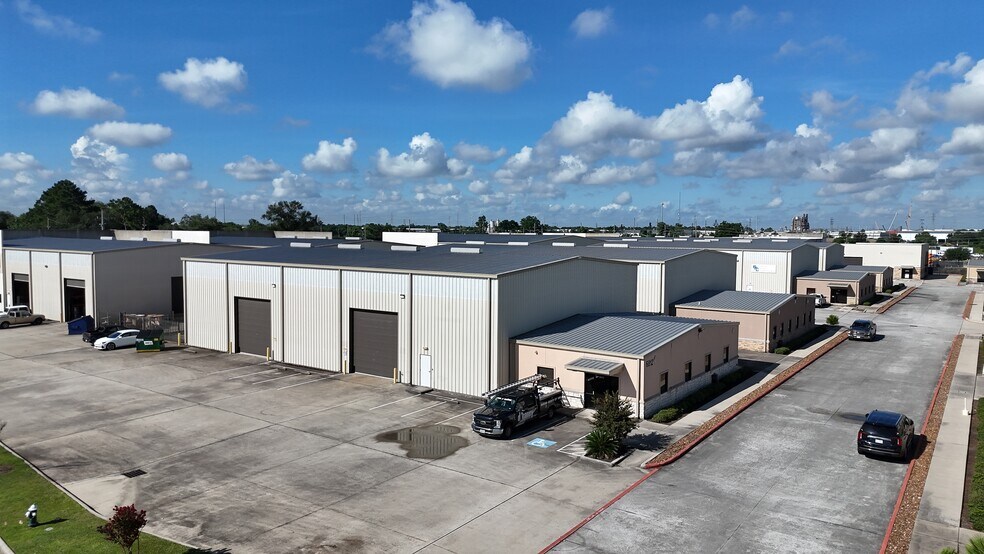 More Photos Of 6812 Bourgeois Rd, Houston Warehouse For Lease