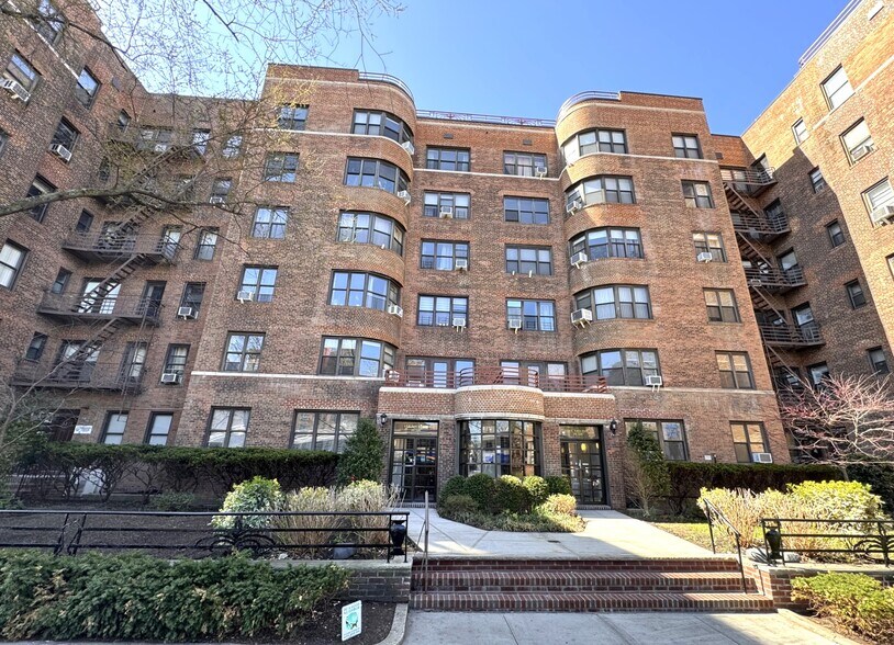 More Photos Of 98120 Queens Blvd, Rego Park Apartments For Sale