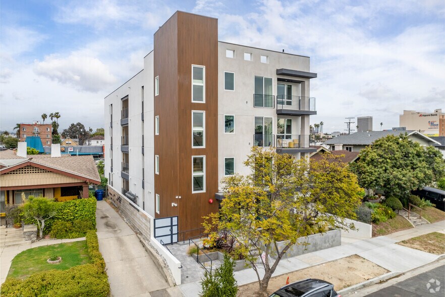 More Photos Of 222 N Manhattan Pl, Los Angeles Apartments For Sale