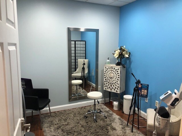 More Photos Of 44125 Woodridge Pky, Lansdowne Office For Sale